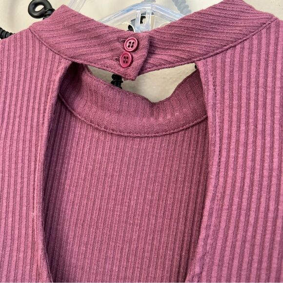 Love Fire Plum Ribbed Halter Keyhole Open Back Swing Dress Size S - Picture 5 of 10